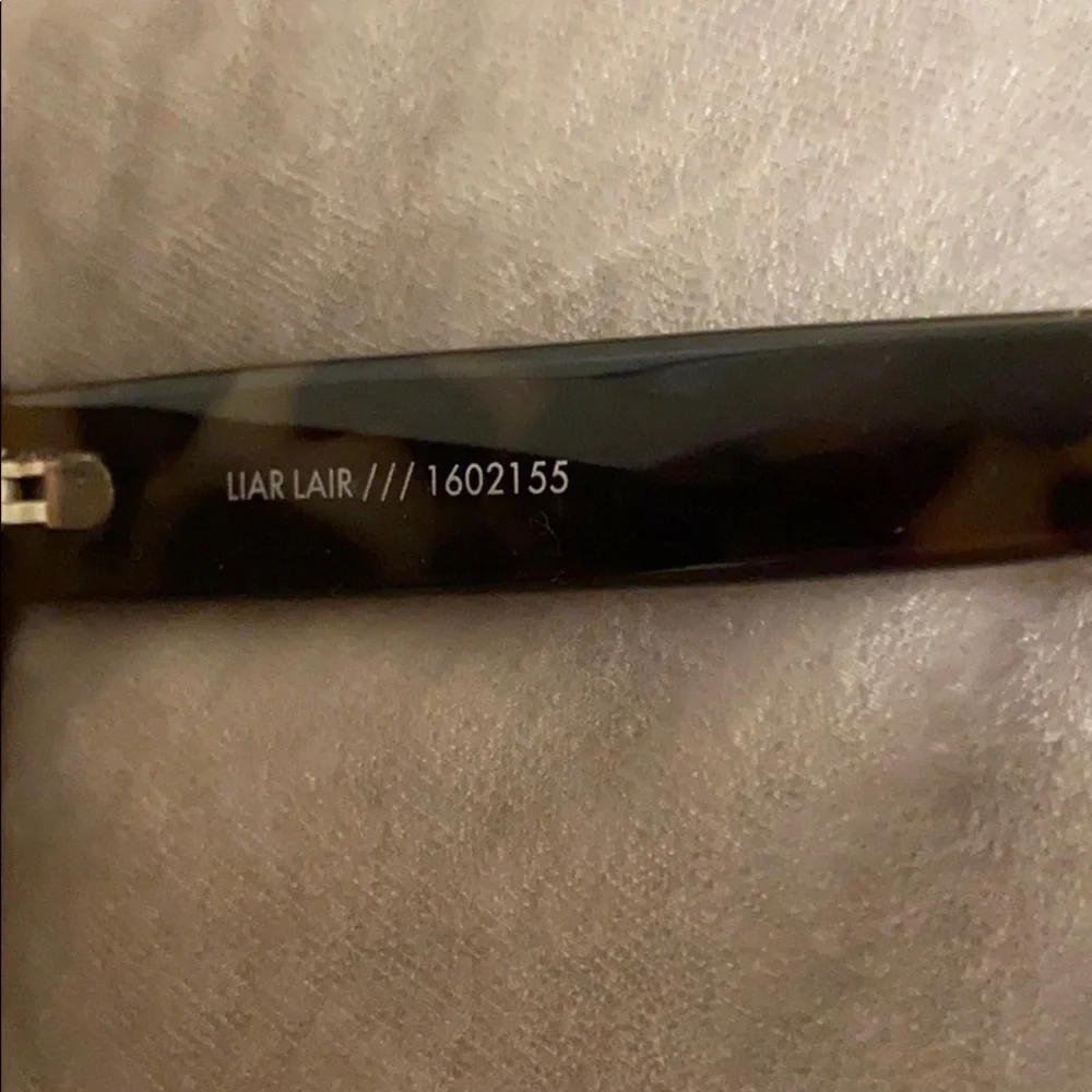 LE SPECS “LIAR LIAR” SUNGLASSES VOLCANIC TORT - Picture 5 of 6